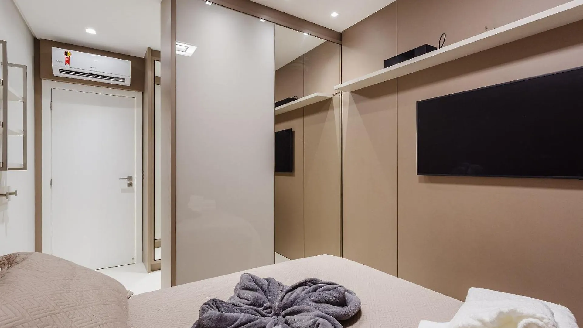 Apartamento Lindo Apto Menos De 5 Min Da Praia Vrn302 Florianópolis Brasil