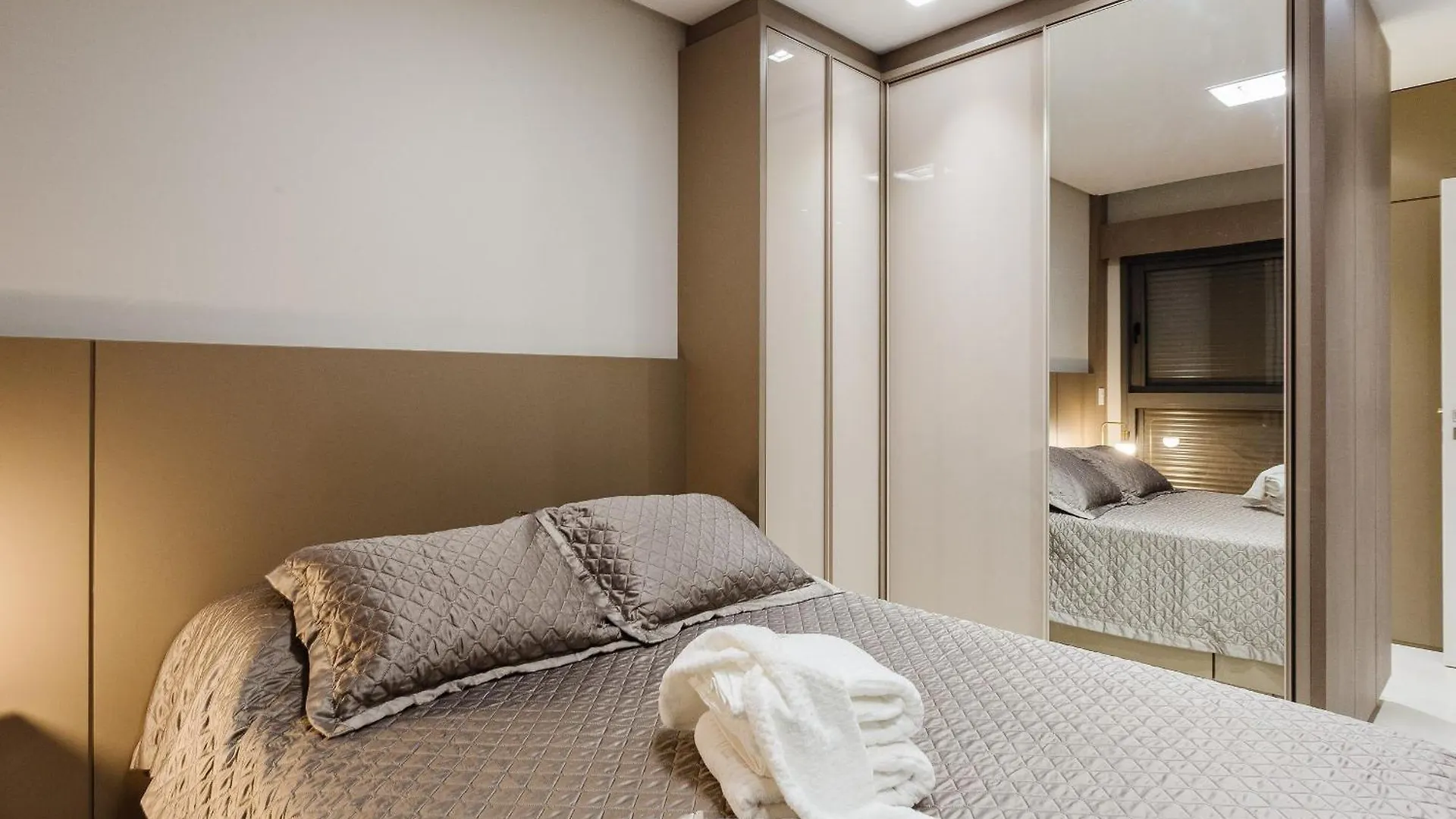Apartamento Lindo Apto Menos De 5 Min Da Praia Vrn302 Florianópolis